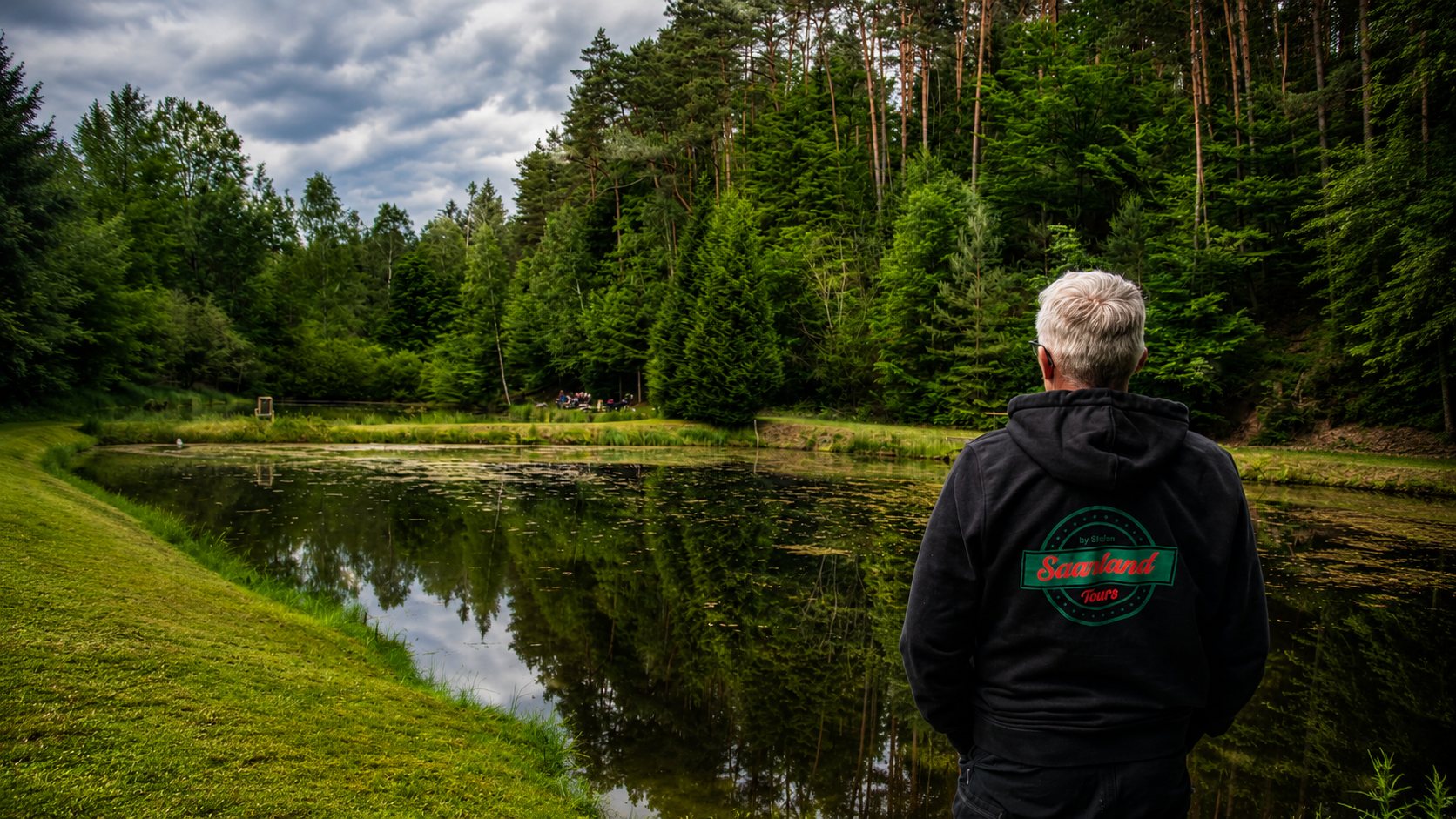 Stefan am Weiher im Wald